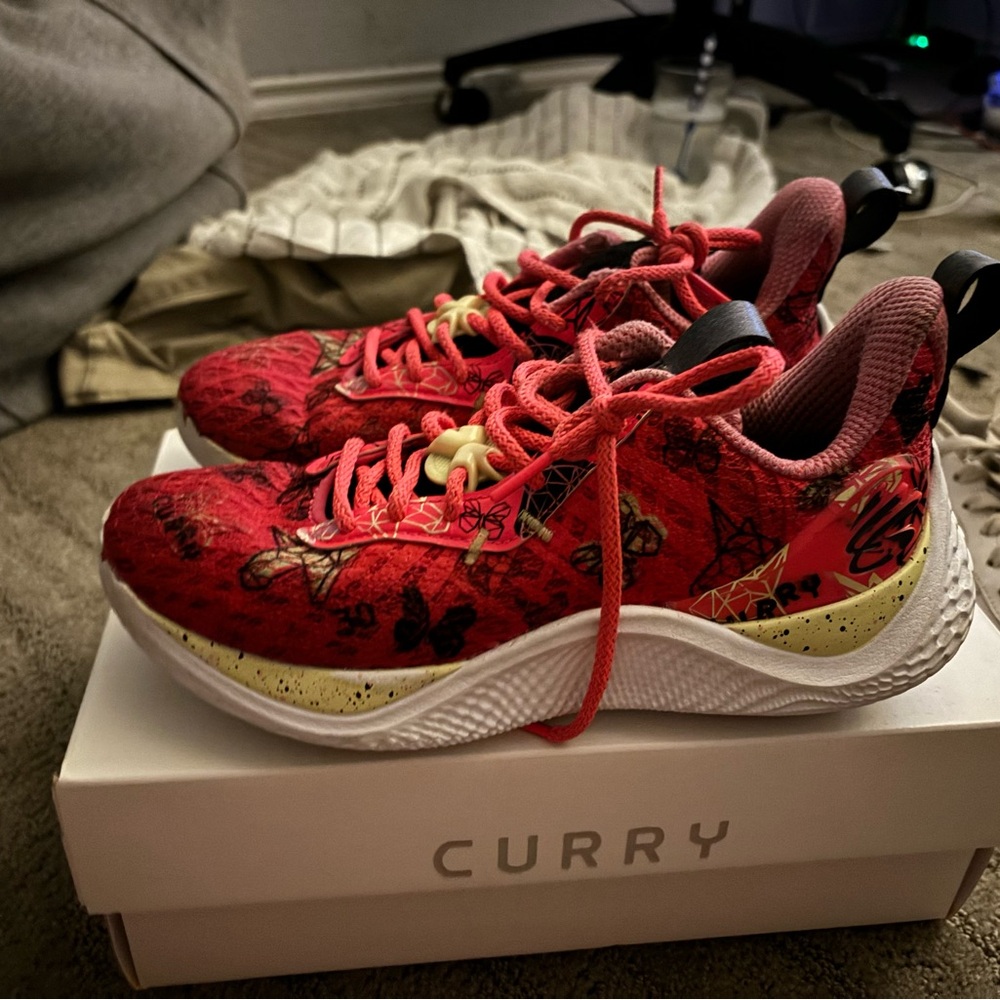 Curry girl dad size 7 W Amazing condition